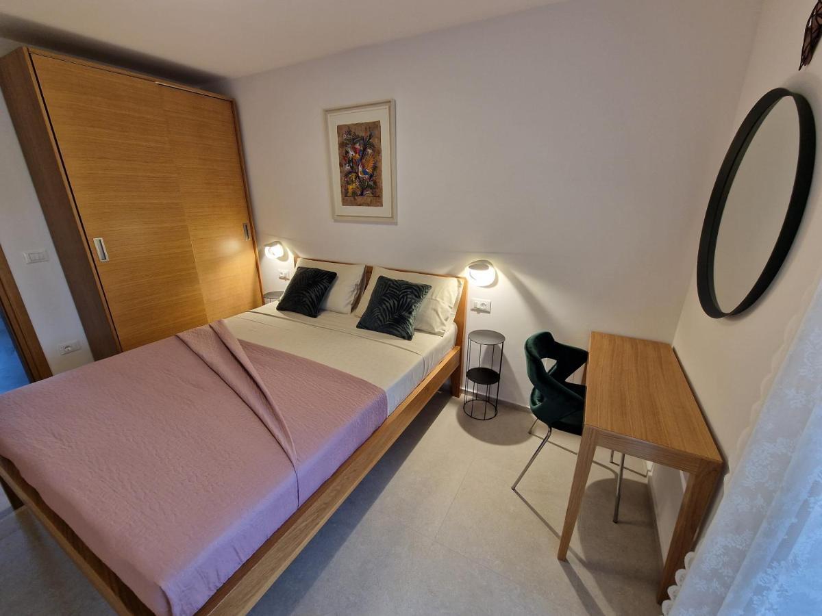 Apartments Cerin-ロヴィニ エクステリア 写真