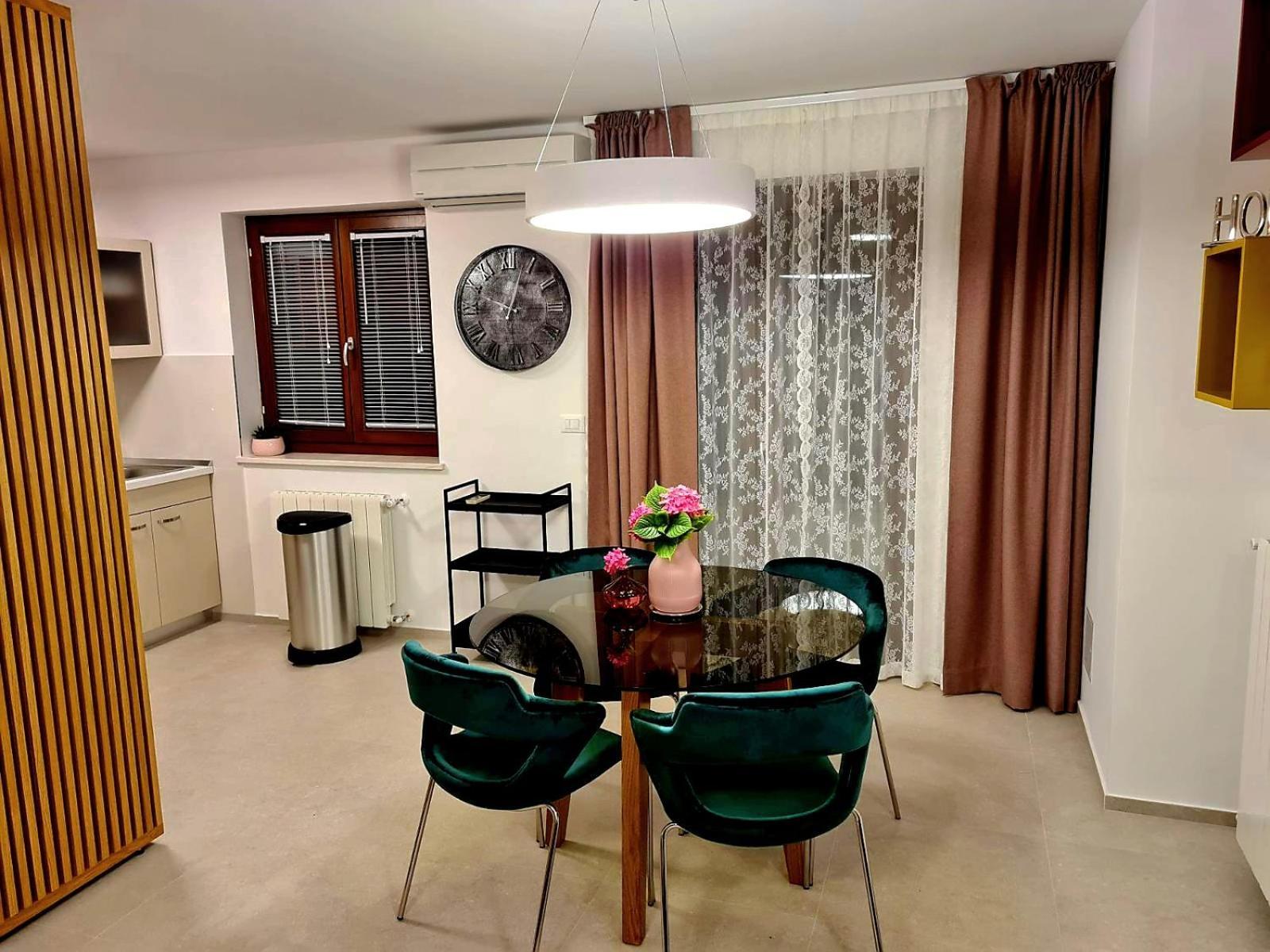Apartments Cerin-ロヴィニ エクステリア 写真